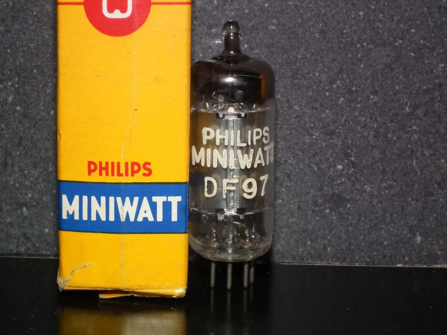 One (1 pcs) DF97 Philips NOS NIB Square Getter