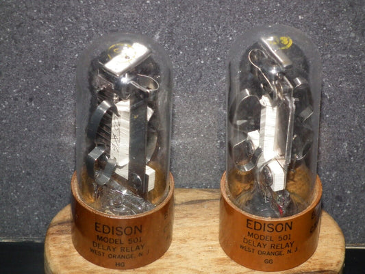 One (1 pcs) Edison 501 Delay relay Brown base As is!