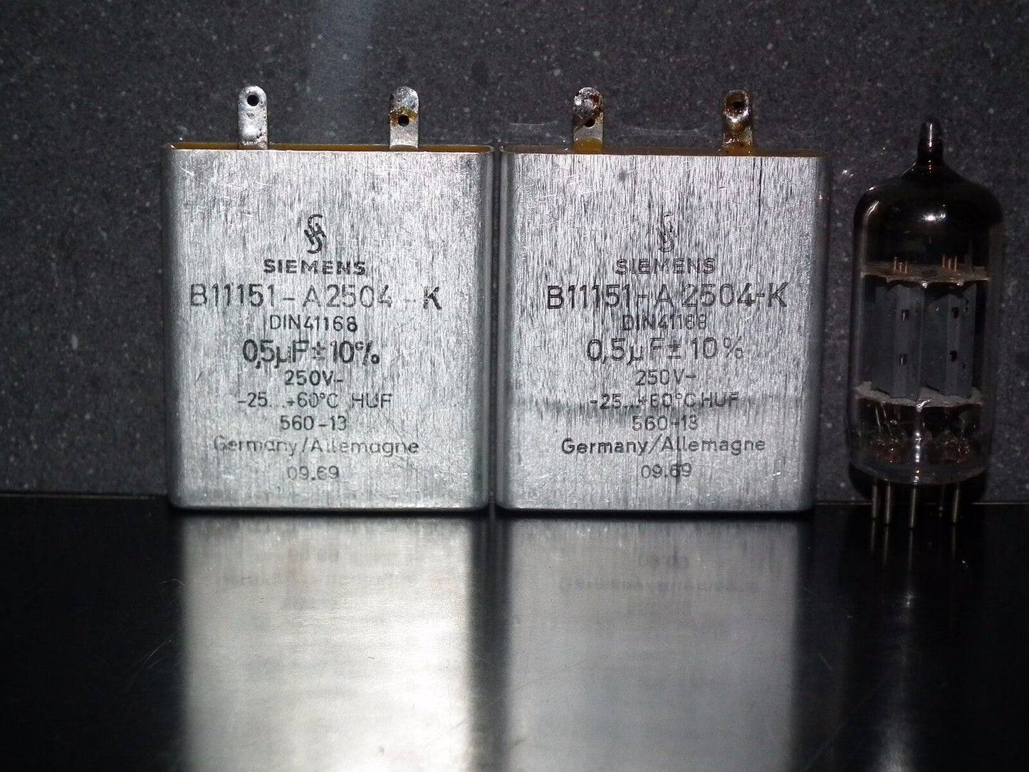 Two vintage Siemens PIO capacitors 0.5uF 250V Klangfilm Made in Germany in 60s