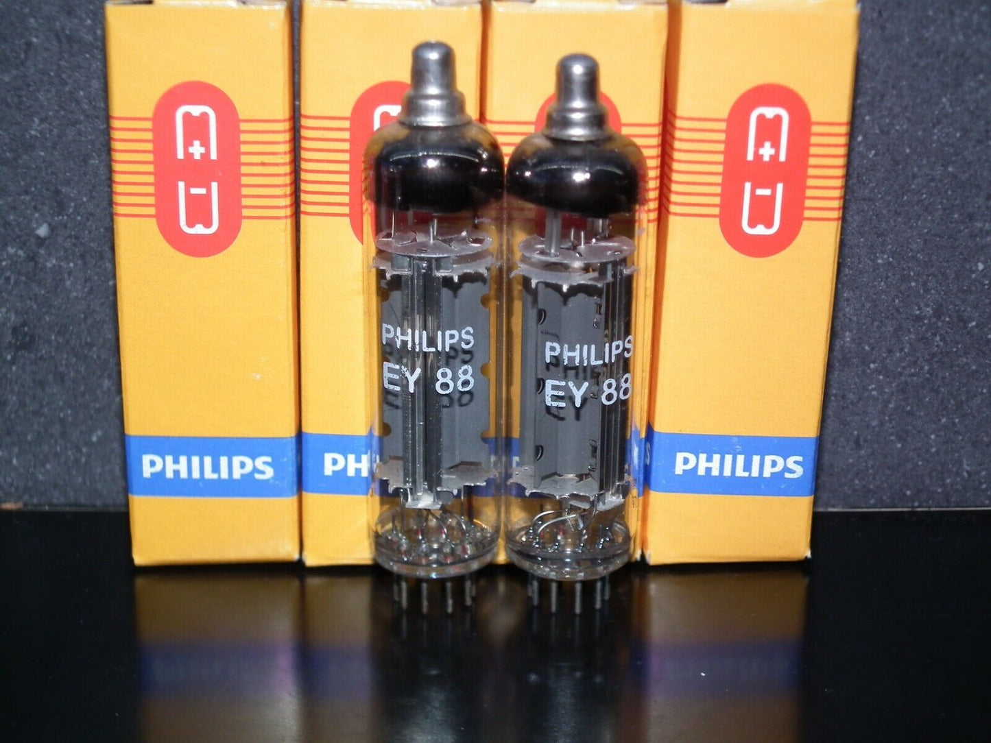 One (1 pcs) EY88 6AL3 Philips dumper booster diode NOS NIB - slow start tube HV