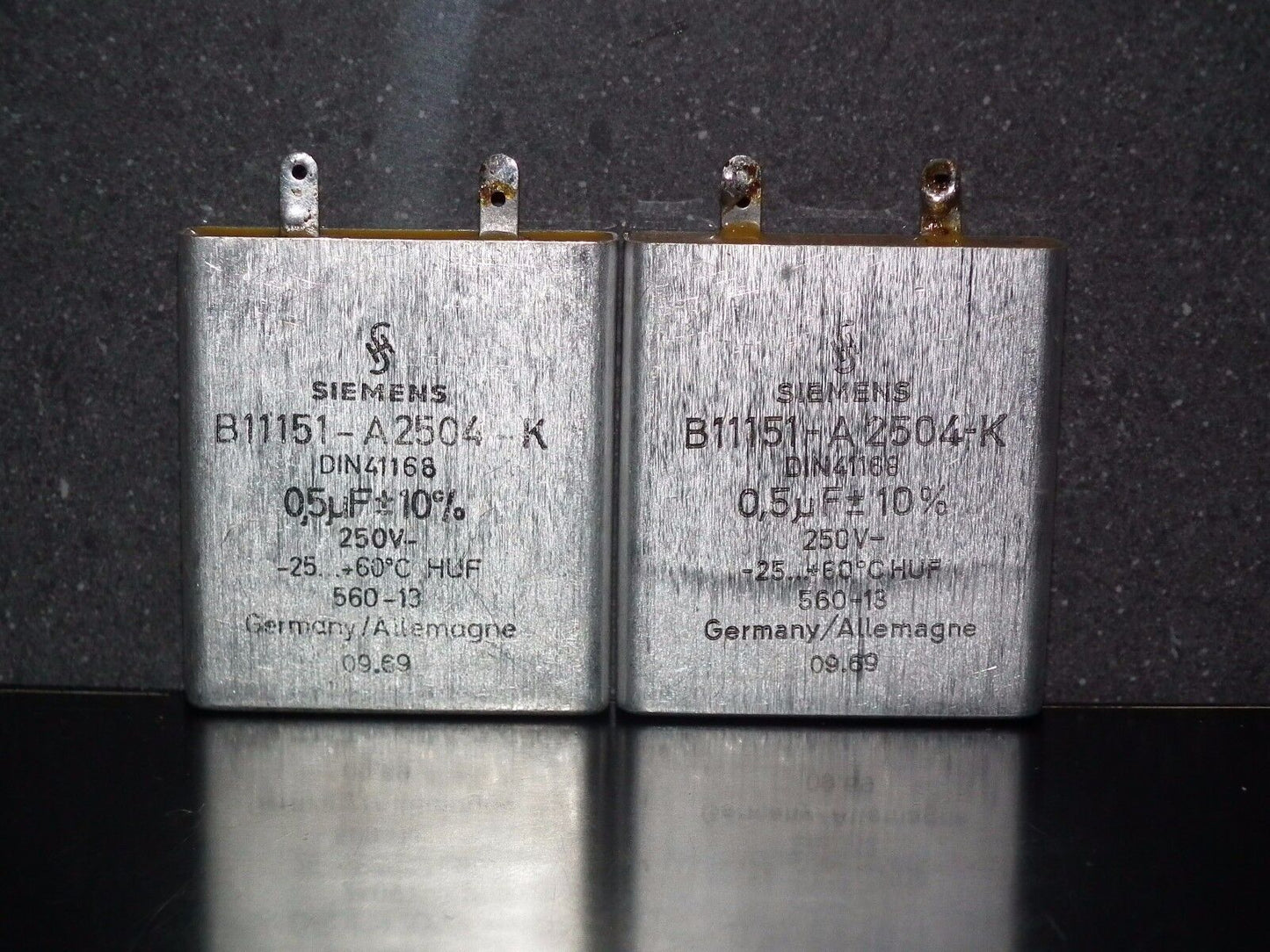 Two vintage Siemens PIO capacitors 0.5uF 250V Klangfilm Made in Germany in 60s