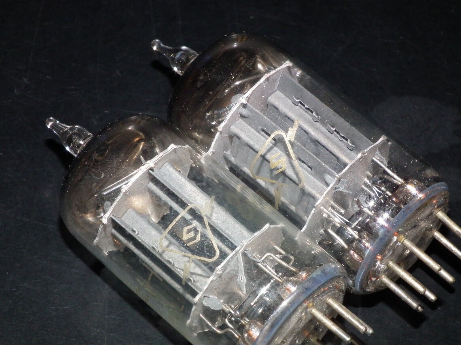 12AU7A/ECC82 SYLVANIA NOS Tube Röhre Lampe TSF 12AU7A/ECC82 SYLVANIA NOS Tube Röhre Lampe TSF