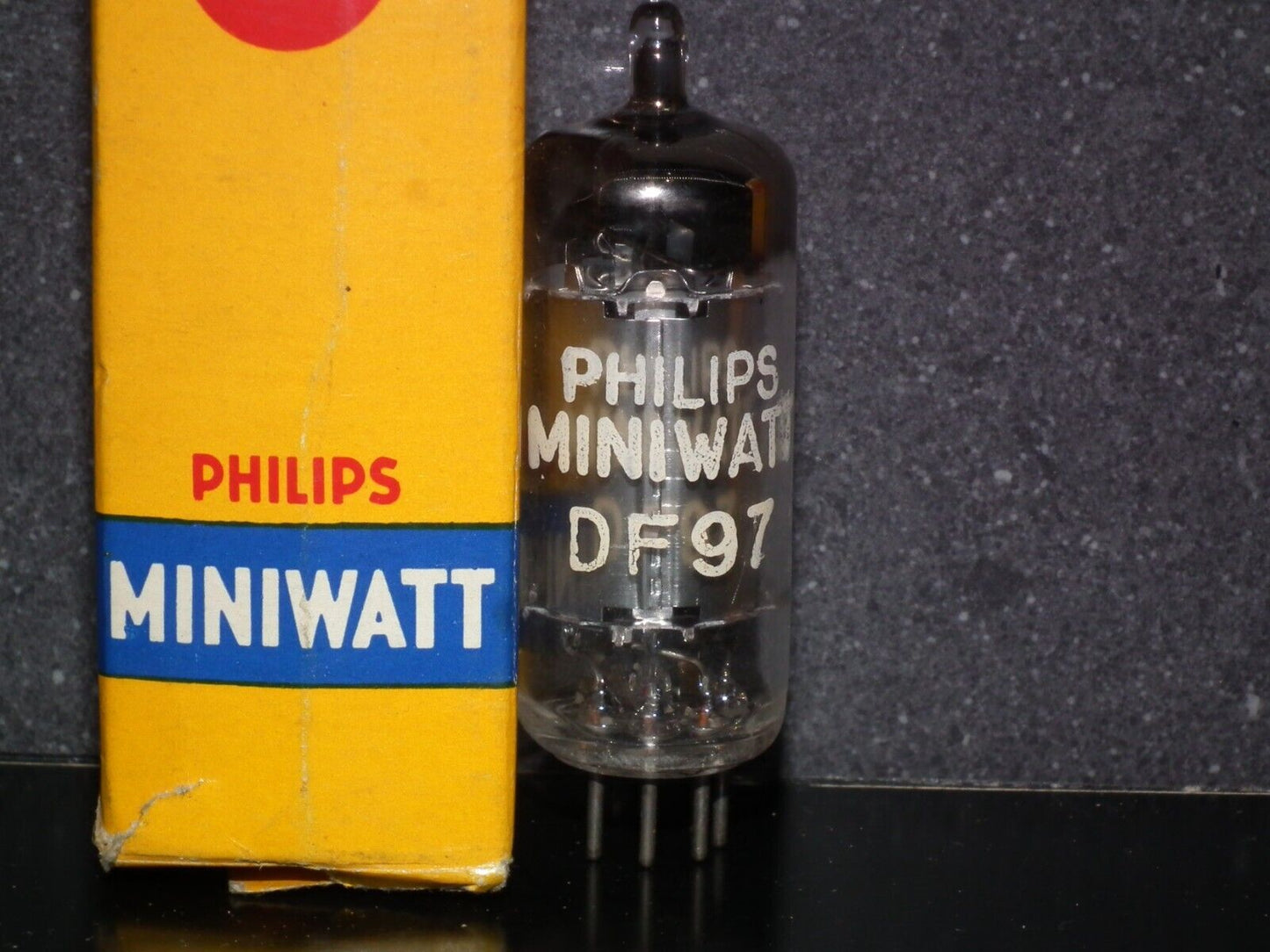 One (1 pcs) DF97 Philips NOS NIB Square Getter