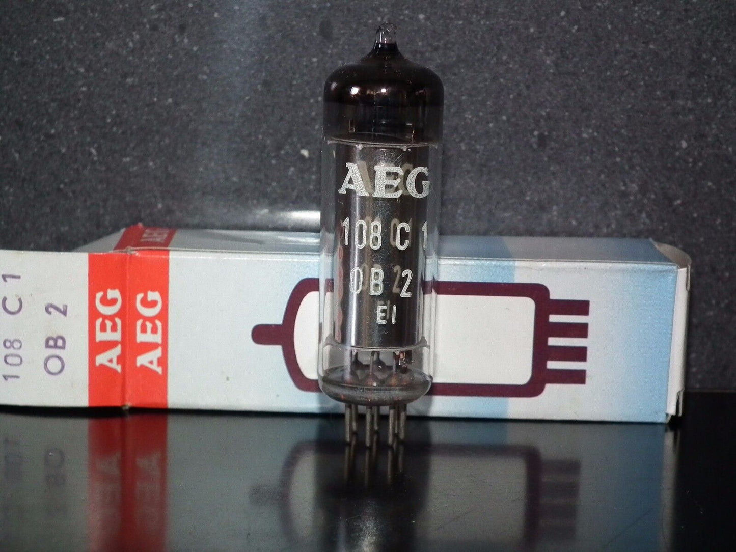 108C1 AEG Telefunken NOS NIB 0B2 OB2 stablilisator tube STV108/30  West Germany