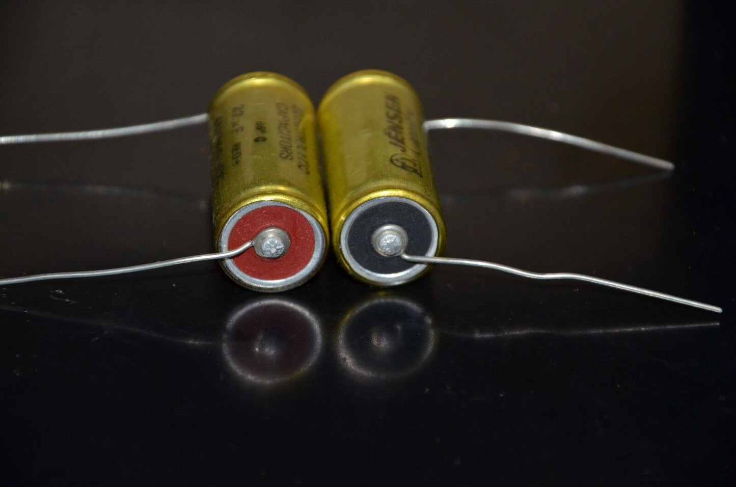 One vintage NOS Jensen electrolytic capacitors 22uF 450/500V Made in Denmark 70s