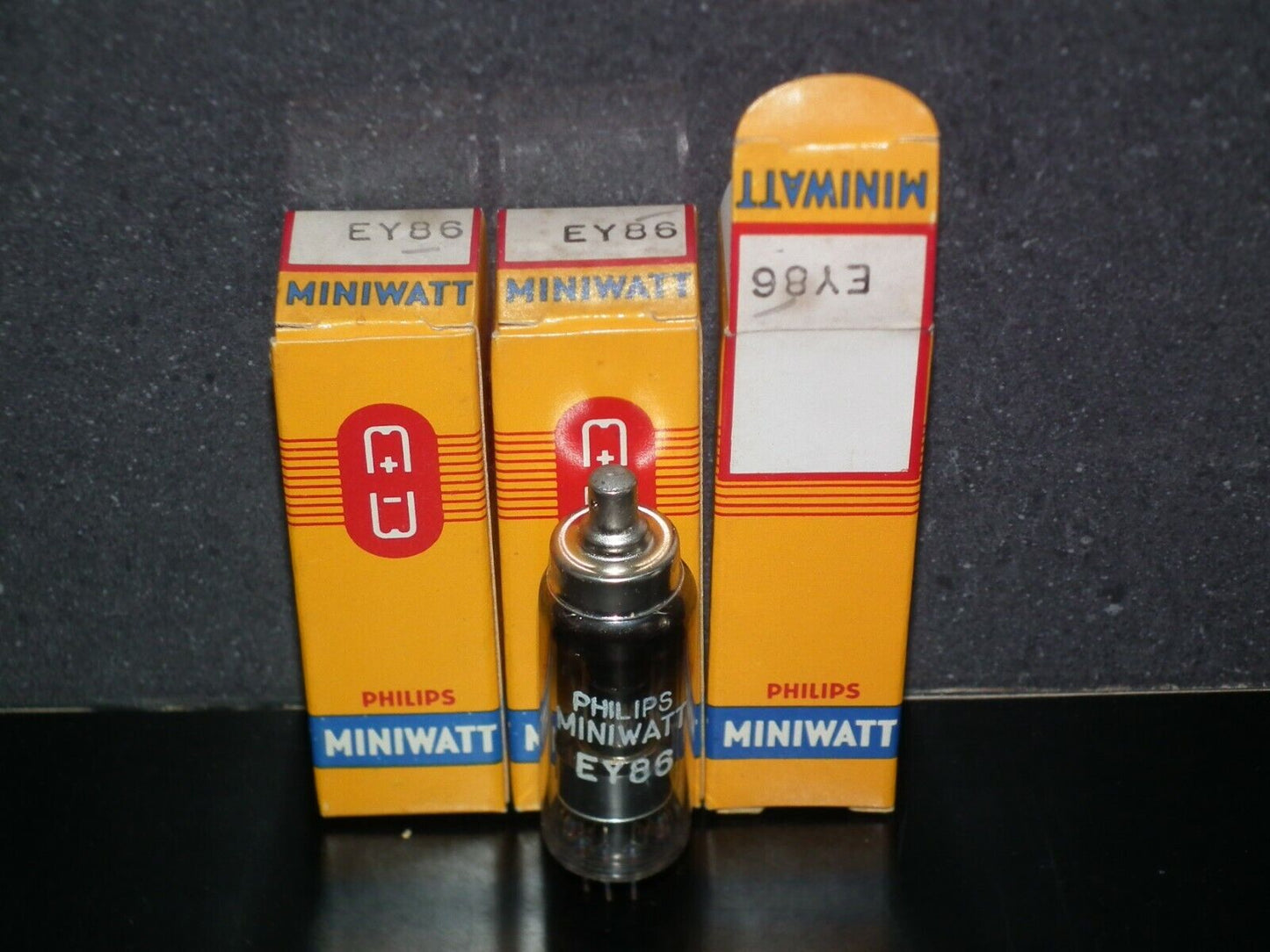 EY86 Philips NOS NIB Tube rectifier one way