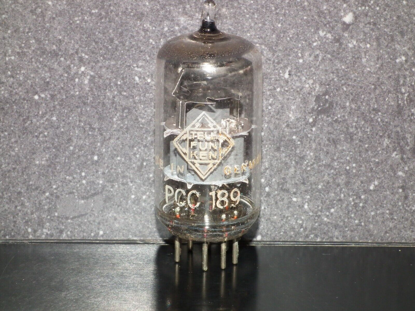 PCC189 7ES8 Telefunken Diamond Bottom Made in West Germany