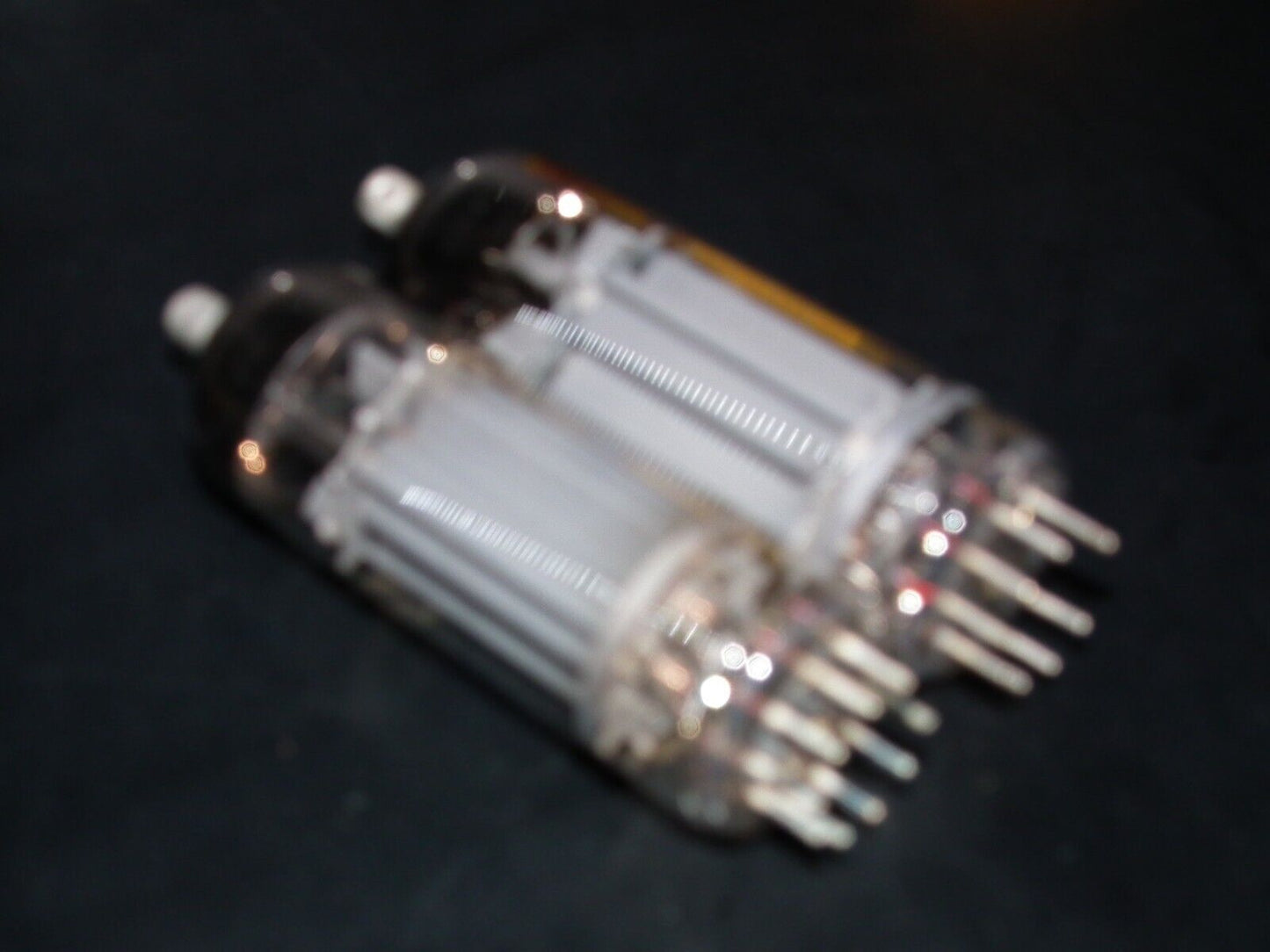 One (1 pcs) PL500 Philips Miniwatt NOS NIB RARE Early Version Heerlen Holland