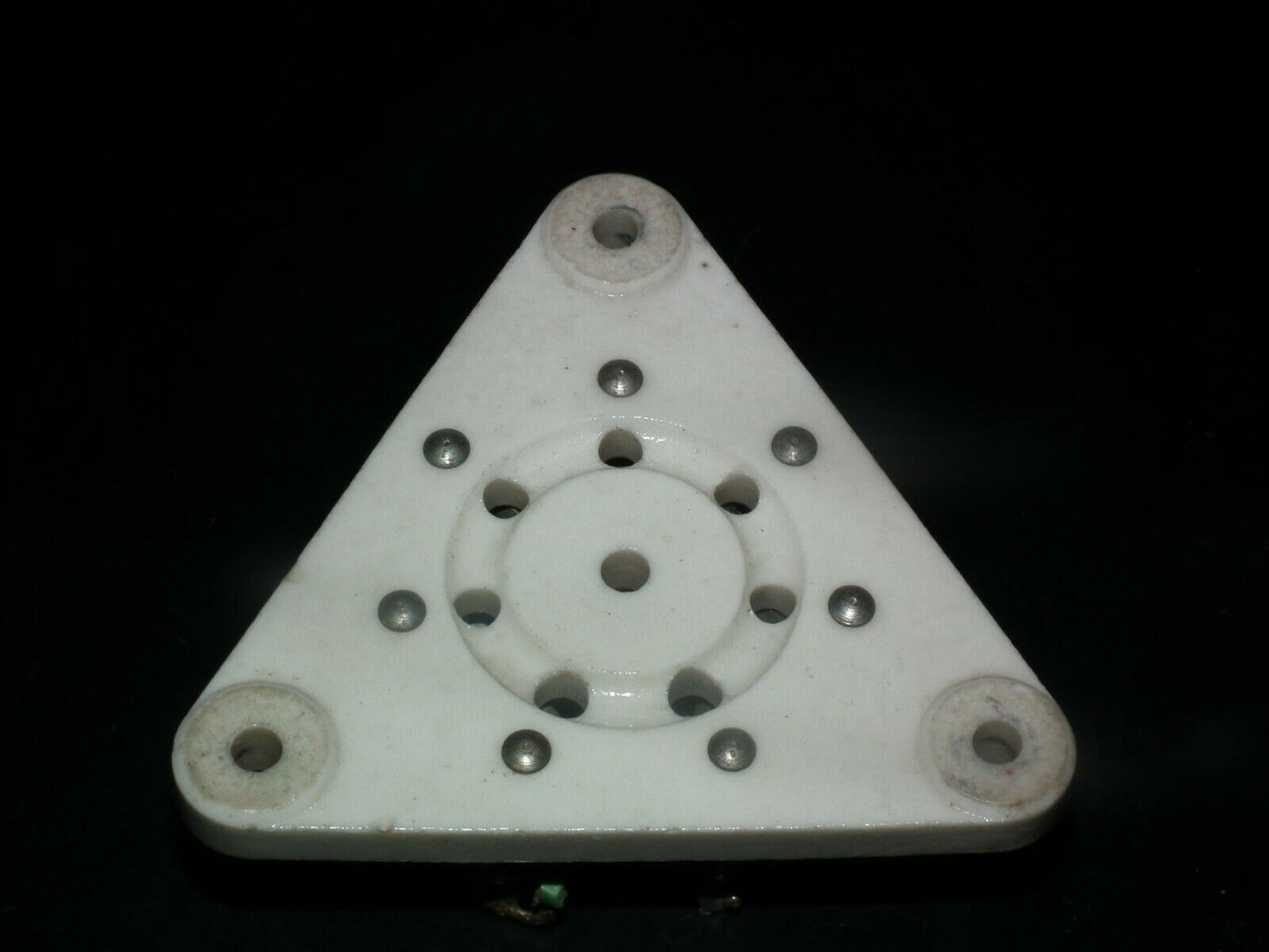 One VINTAGE 7 pin U7G Ceramic Socket for 813 Triangle shape