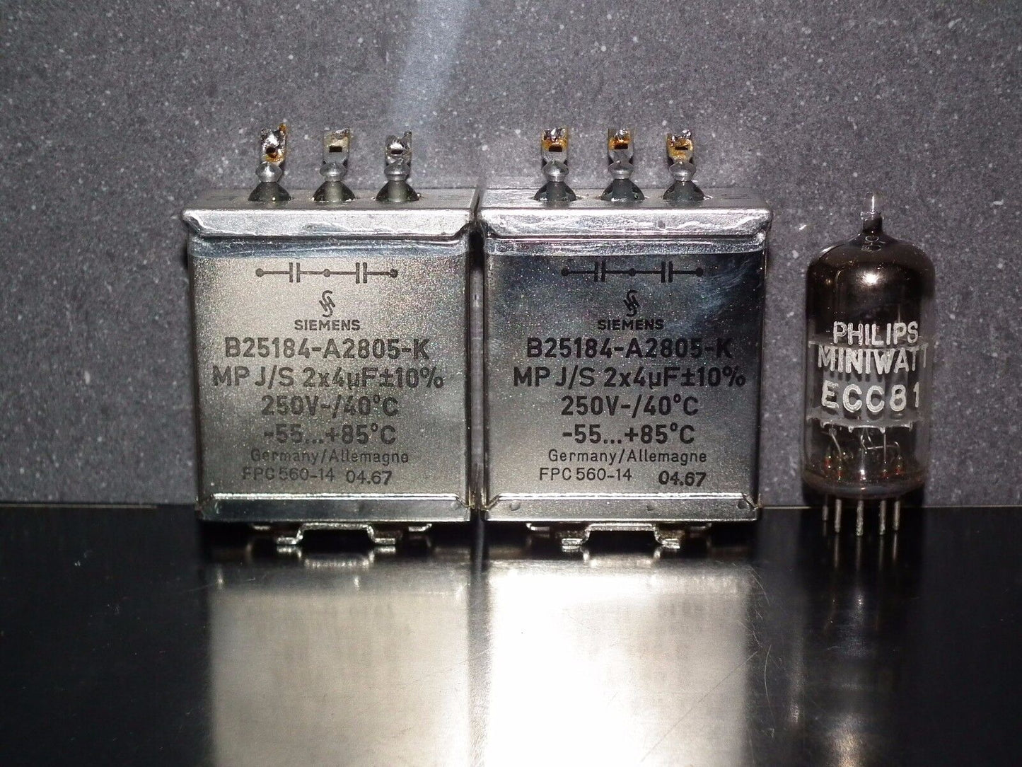 Two vintage Siemens PIO capacitors 2x4 uF / 250V Klangfilm, glass end seal