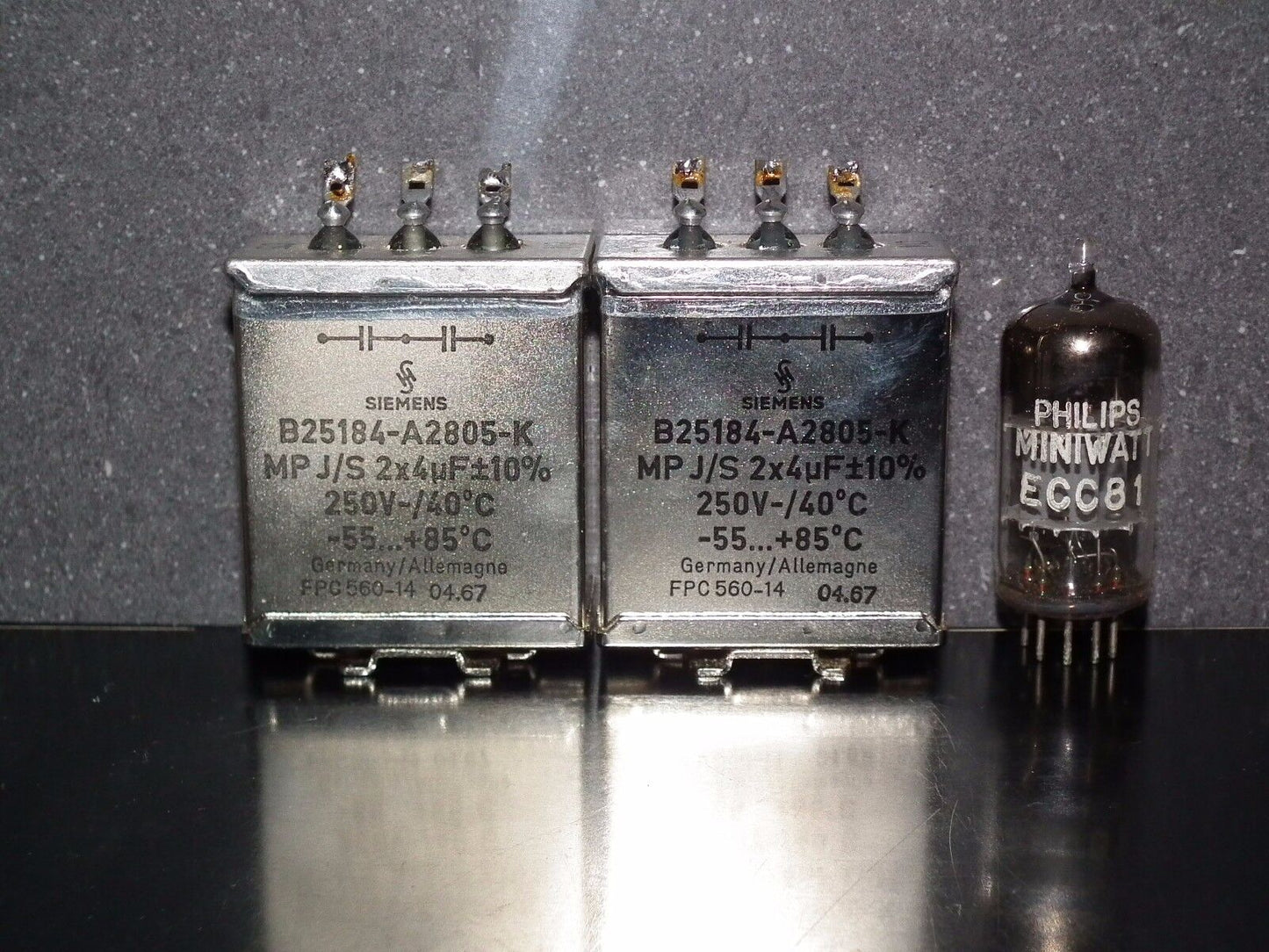 Two vintage Siemens PIO capacitors 2x4 uF / 250V Klangfilm, glass end seal