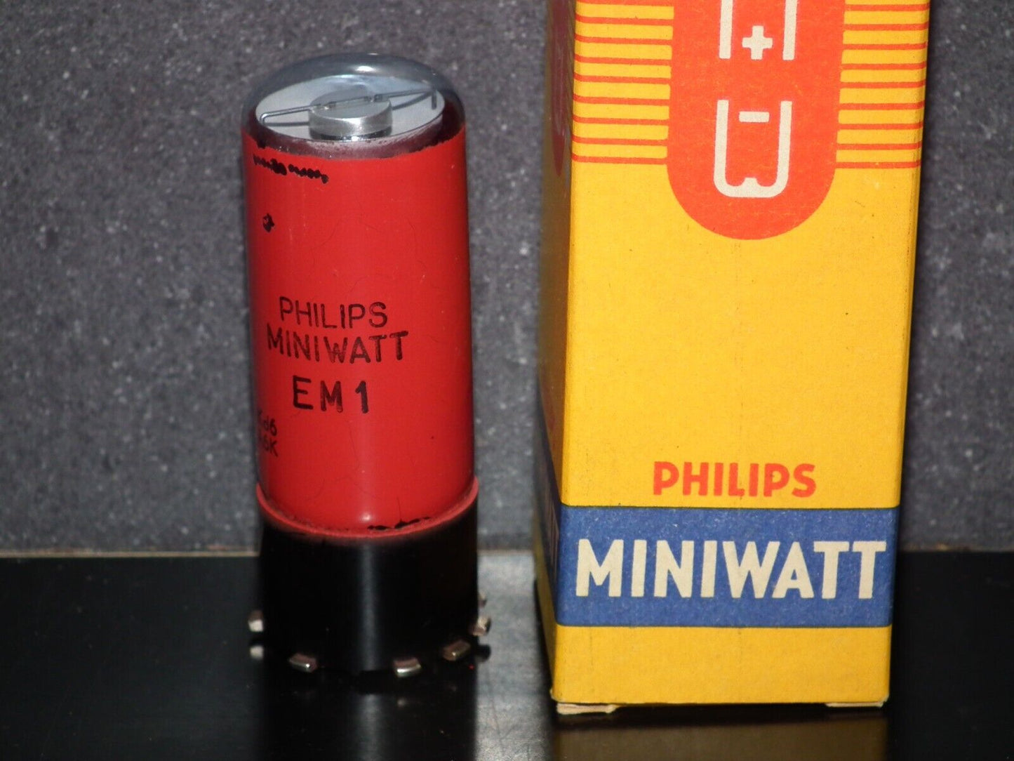 One (1 pcs) Philips EM1 Philips tuning eye tube old type