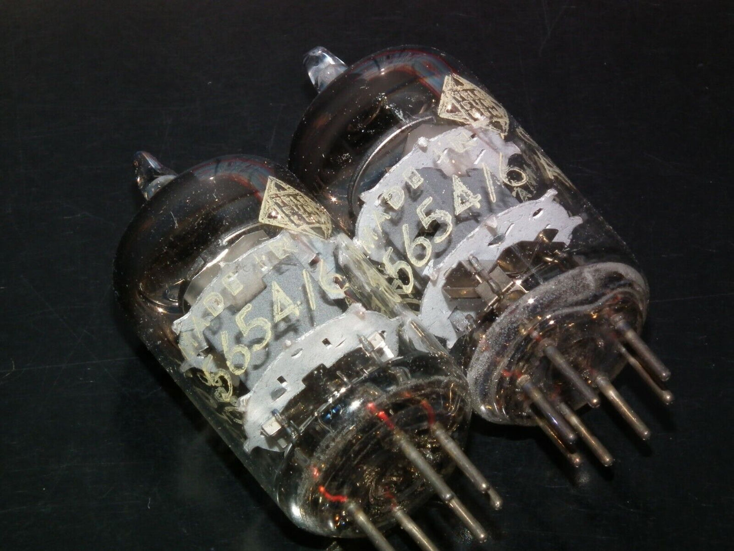 Genuine Telefunken Platinum Matched Pair 5654 EF95 NOS diamond bottom Little Dot