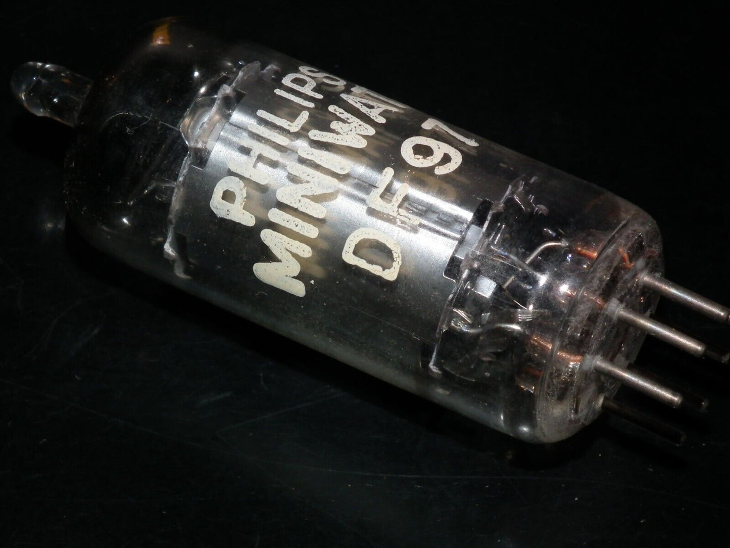One (1 pcs) DF97 Philips NOS NIB Square Getter