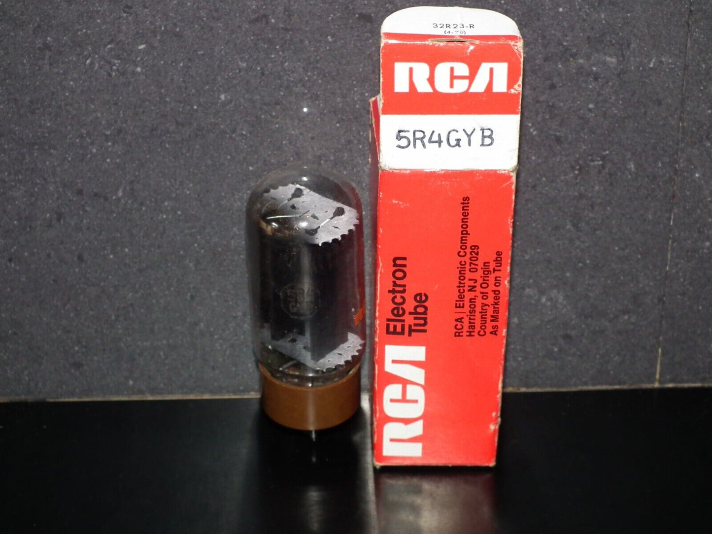 5R4GYB RCA NOS NIB Brown Base Vintage Rectifier Tube