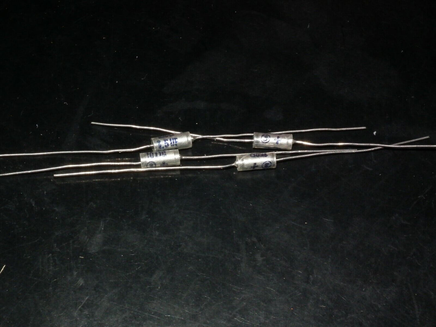 Four vintage NOS 1.5u 10V Sprague 150D Tantalum Capacitor Axial Leads 1500nF 10V