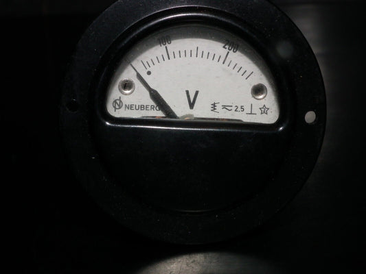One Vintage Neuberger Instrument Voltmeter 0 - 250V NOS New Old Stock Retro Look