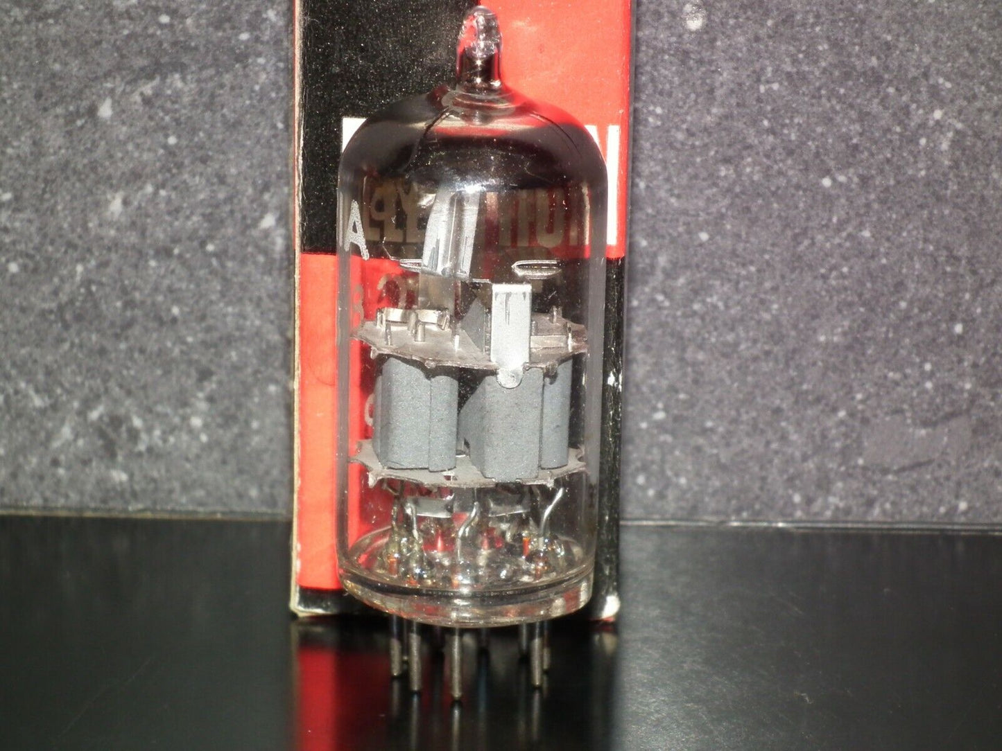 ECC88 Siemens Rebranded Industrial RARE Gray Shield DUAL STAGE GETTER NOS NIB 61