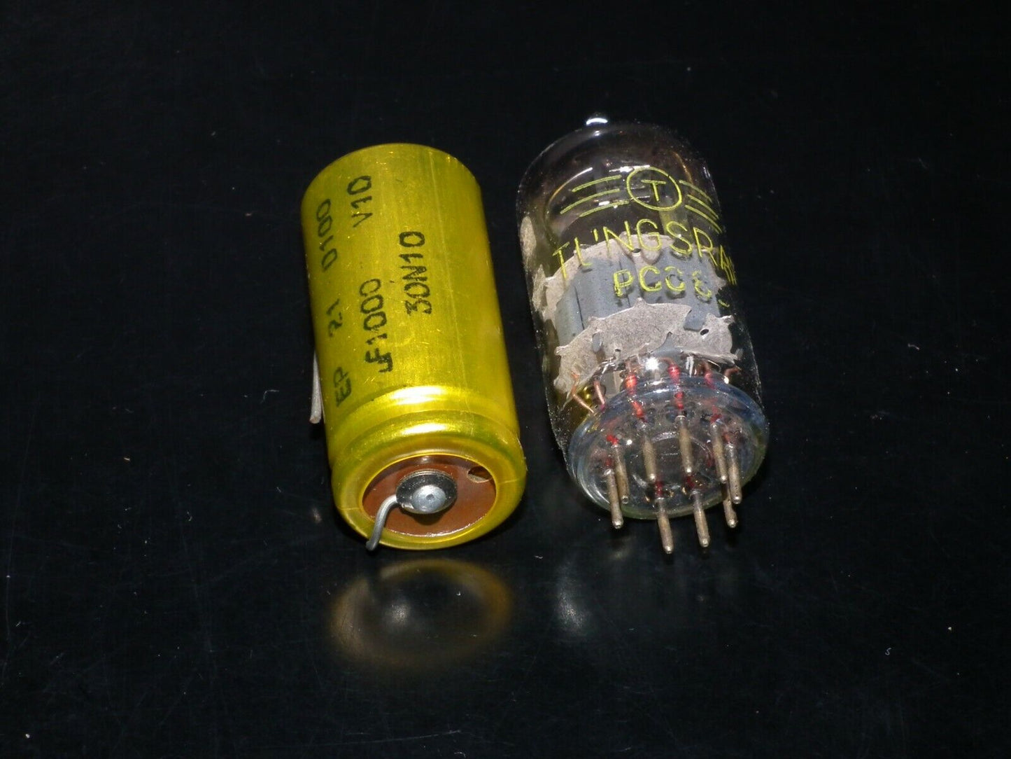 Two vintage ICAR Italy electrolytic capacitors 1000uF / 10V 60s 1000mfd