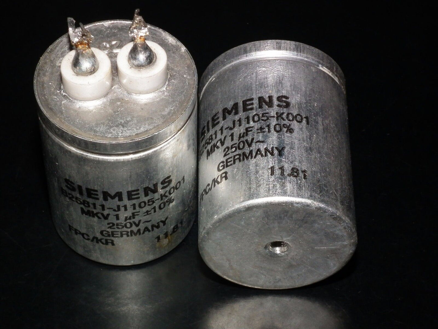 Two vintage MKV Capacitors 1mfd / 400V DC Siemens Klangfilm Hi End 1u 250V AC