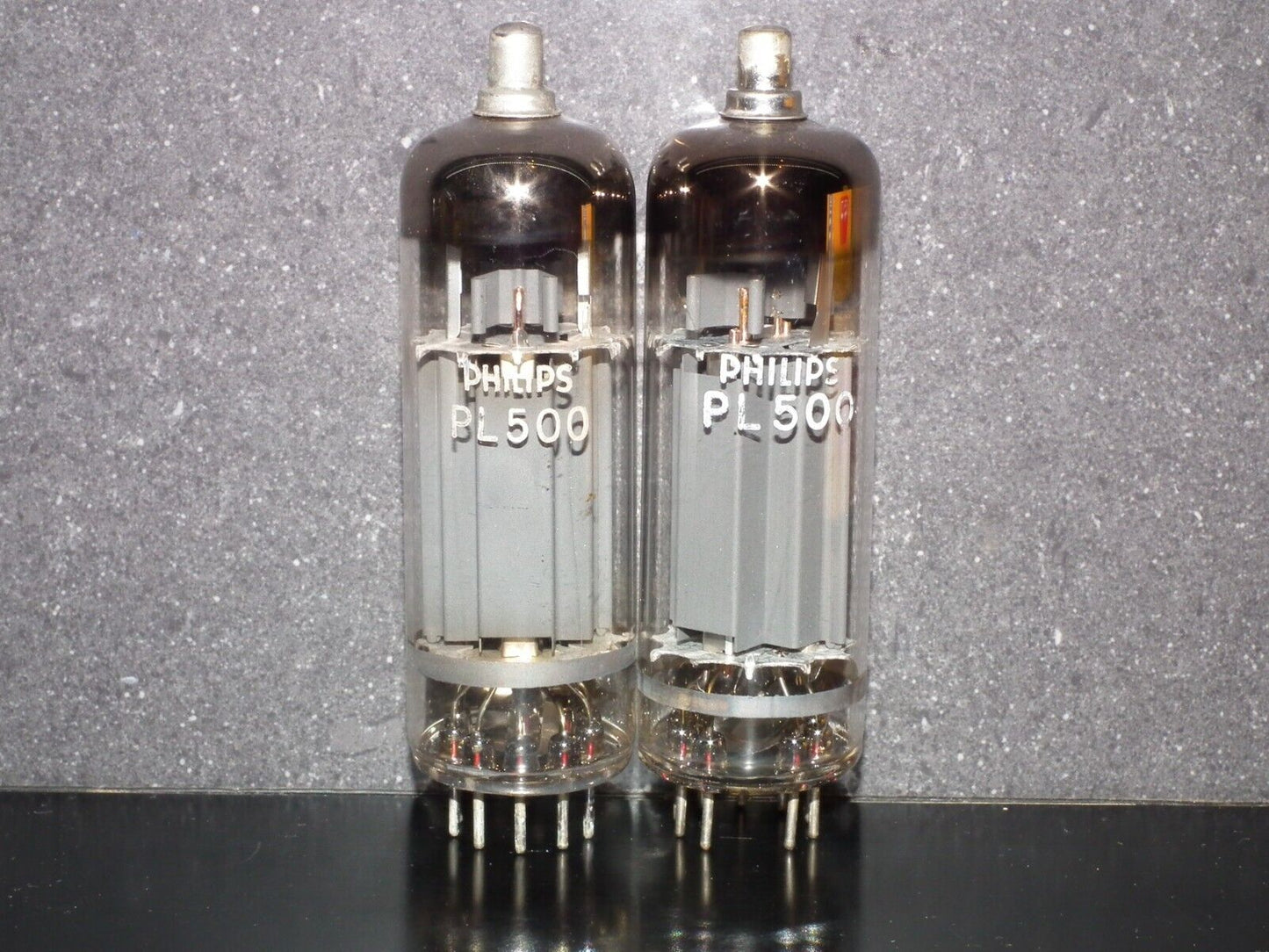 One (1 pcs) PL500 Philips Miniwatt NOS NIB RARE Early Version Heerlen Holland