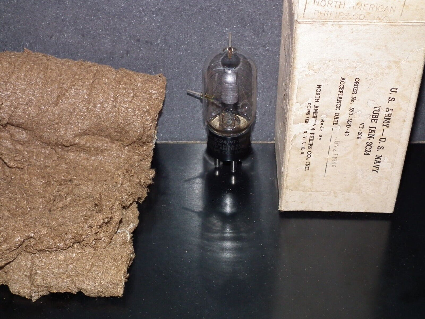 3C24 Norelco VT-204 NOS NIB in original box (1 pcs)
