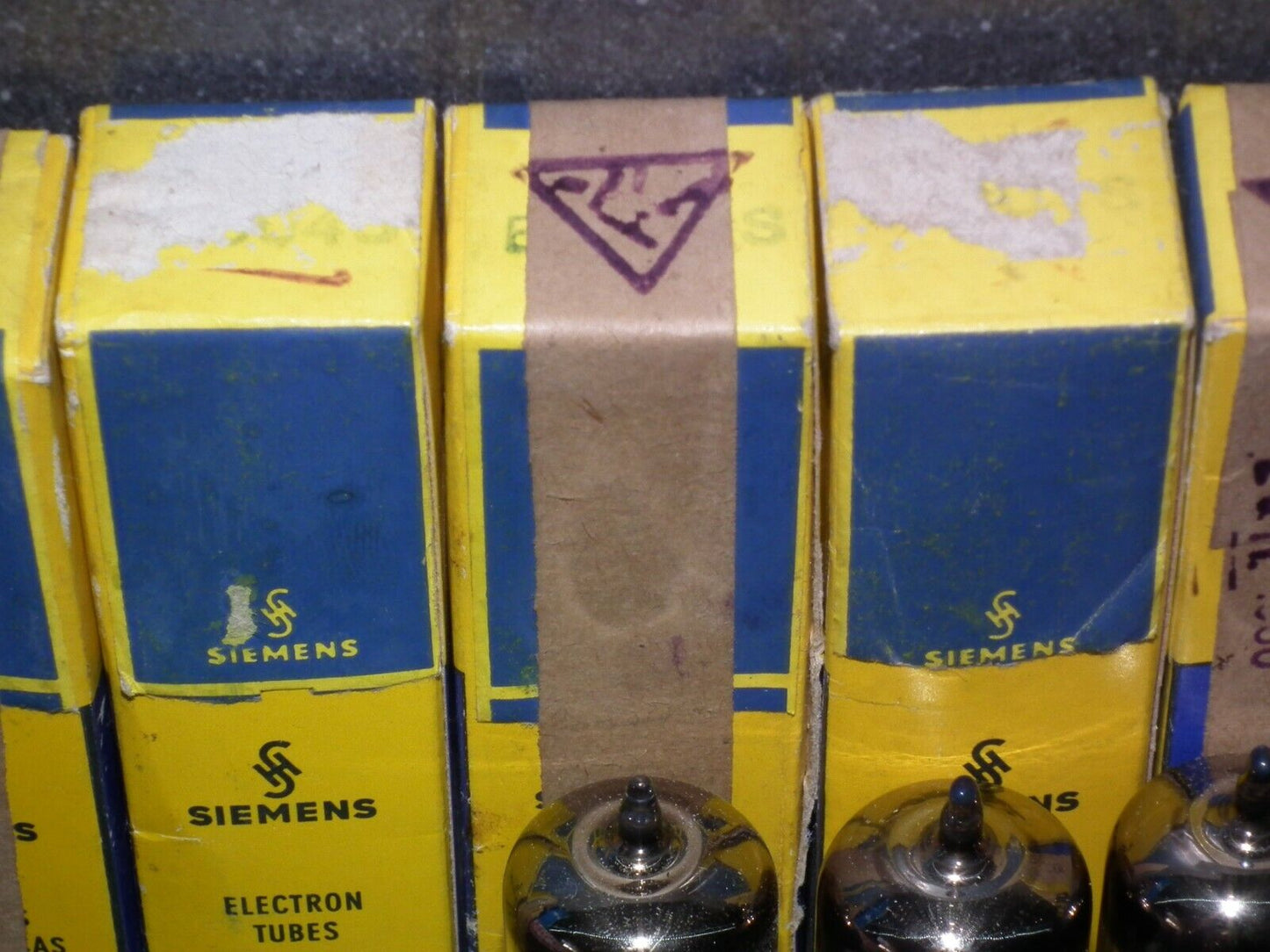 EF804S Telefunken NOS Platinum Matched Pair Low Noise Diamond Bottom Siemens