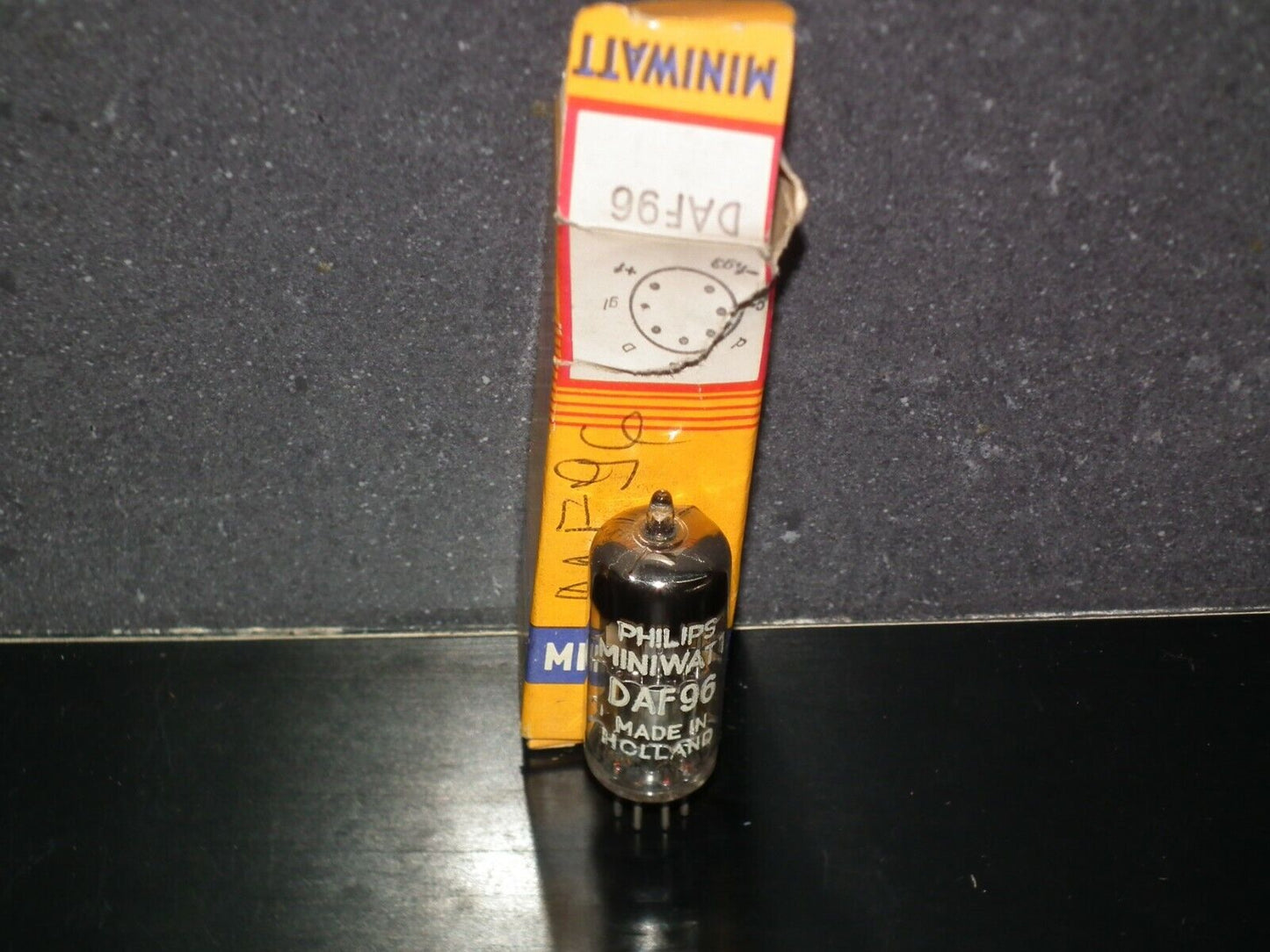 DAF96 Philips 1AH5 Radio Receiver Tube NOS NIB Old tube radio made Valvo Hamburg