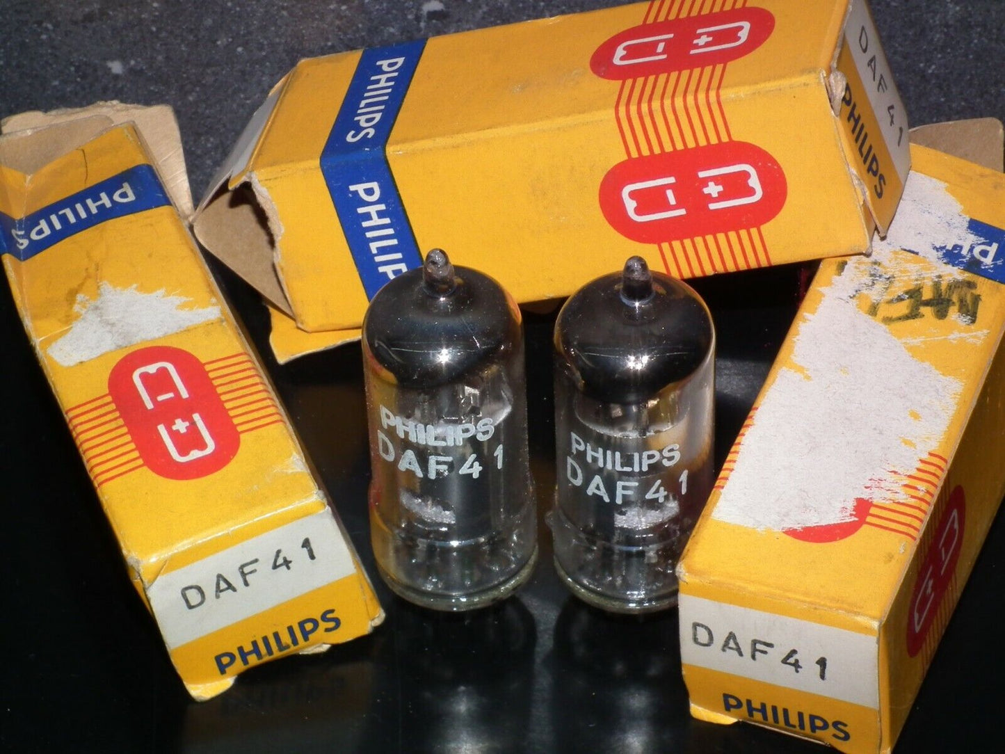 DAF41 Philips Radio Receiver Tube NOS NIB Old tube radio made by Valvo Hamburg
