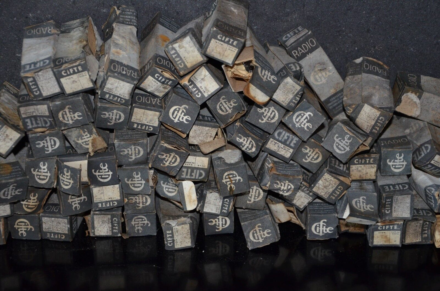1T4 DF91 Cifte NOS Platinum matched pair rare old inclined square getter version