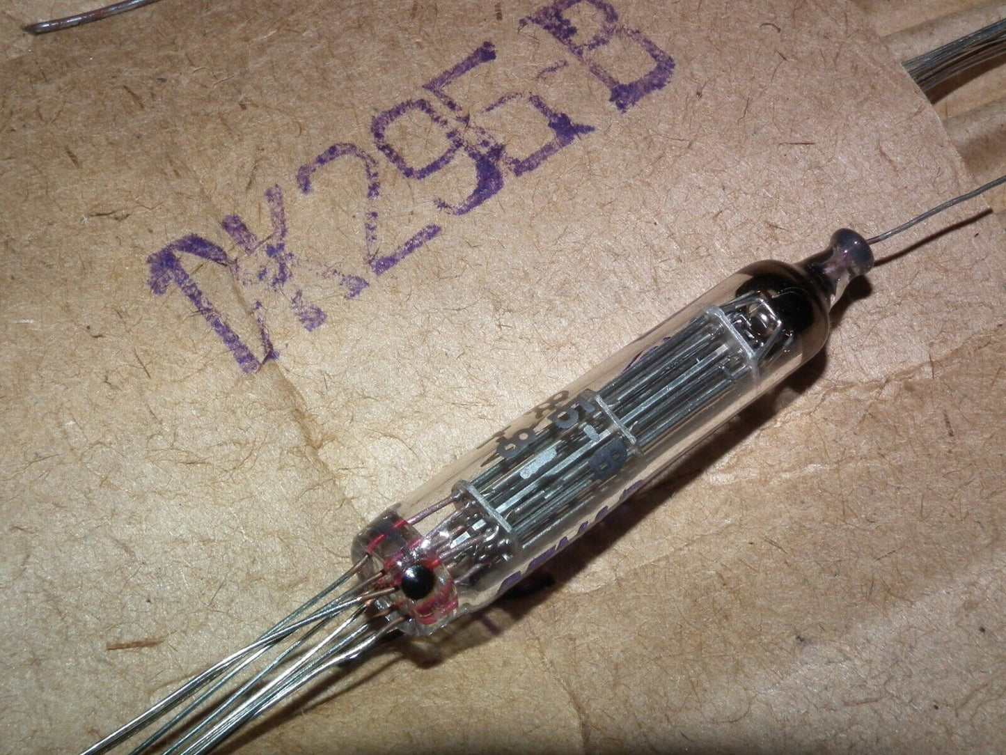 1J29B-V 1J29B Miniature Tiny HF Pentode NOS Made in 1981 1Ж29Б-В