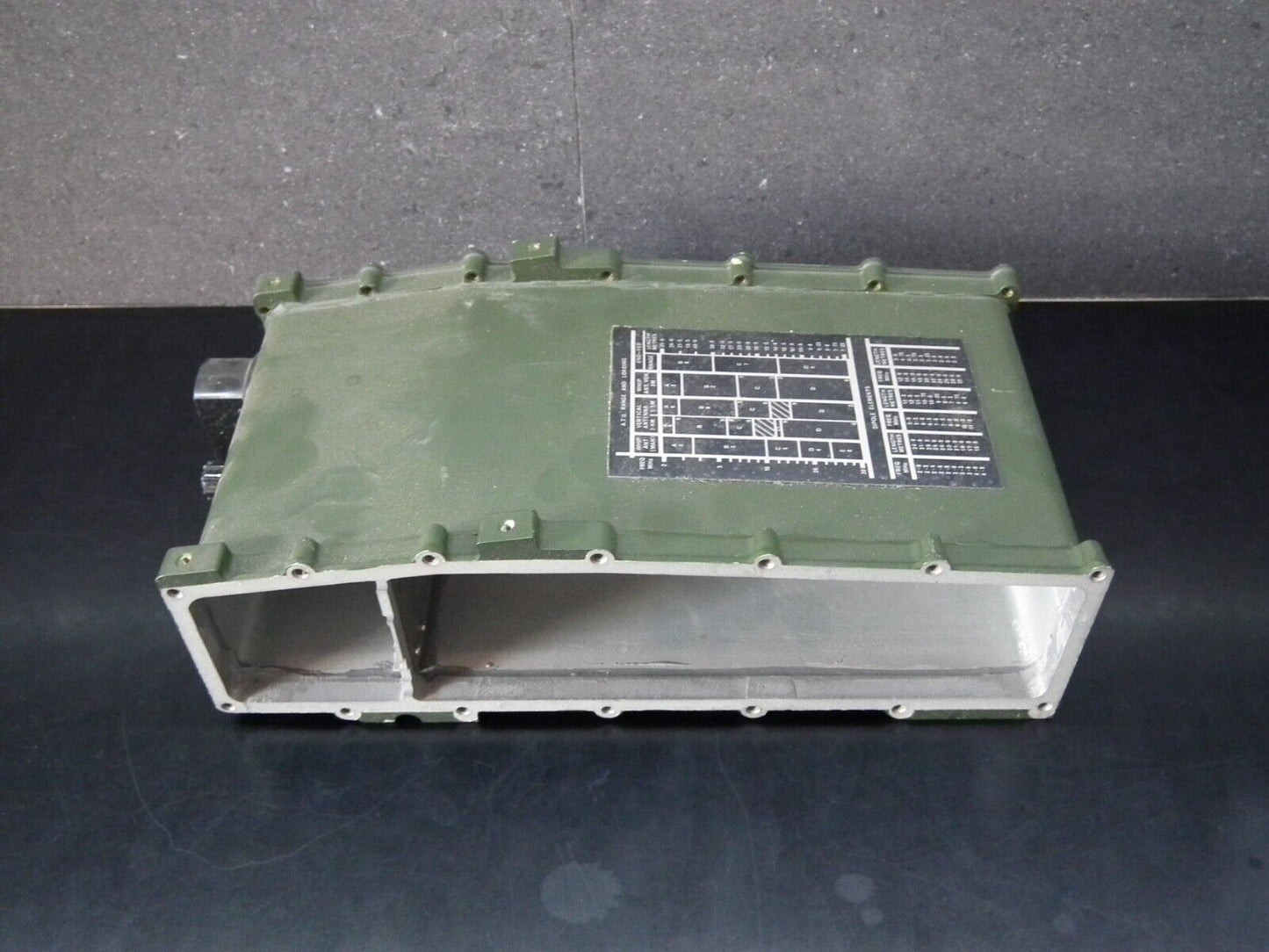 NOS CLANSMAN PRC320 PRC 320 PRC-320 MAIN BODY CASE 5820 99 622 8225 New Old Stoc