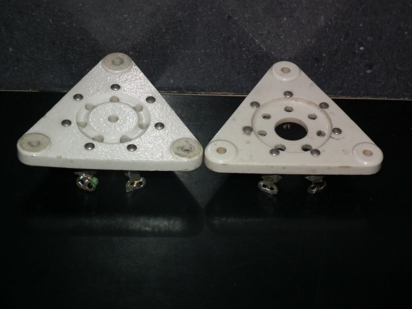One VINTAGE 7 pin U7G Ceramic Socket for 813 Triangle shape
