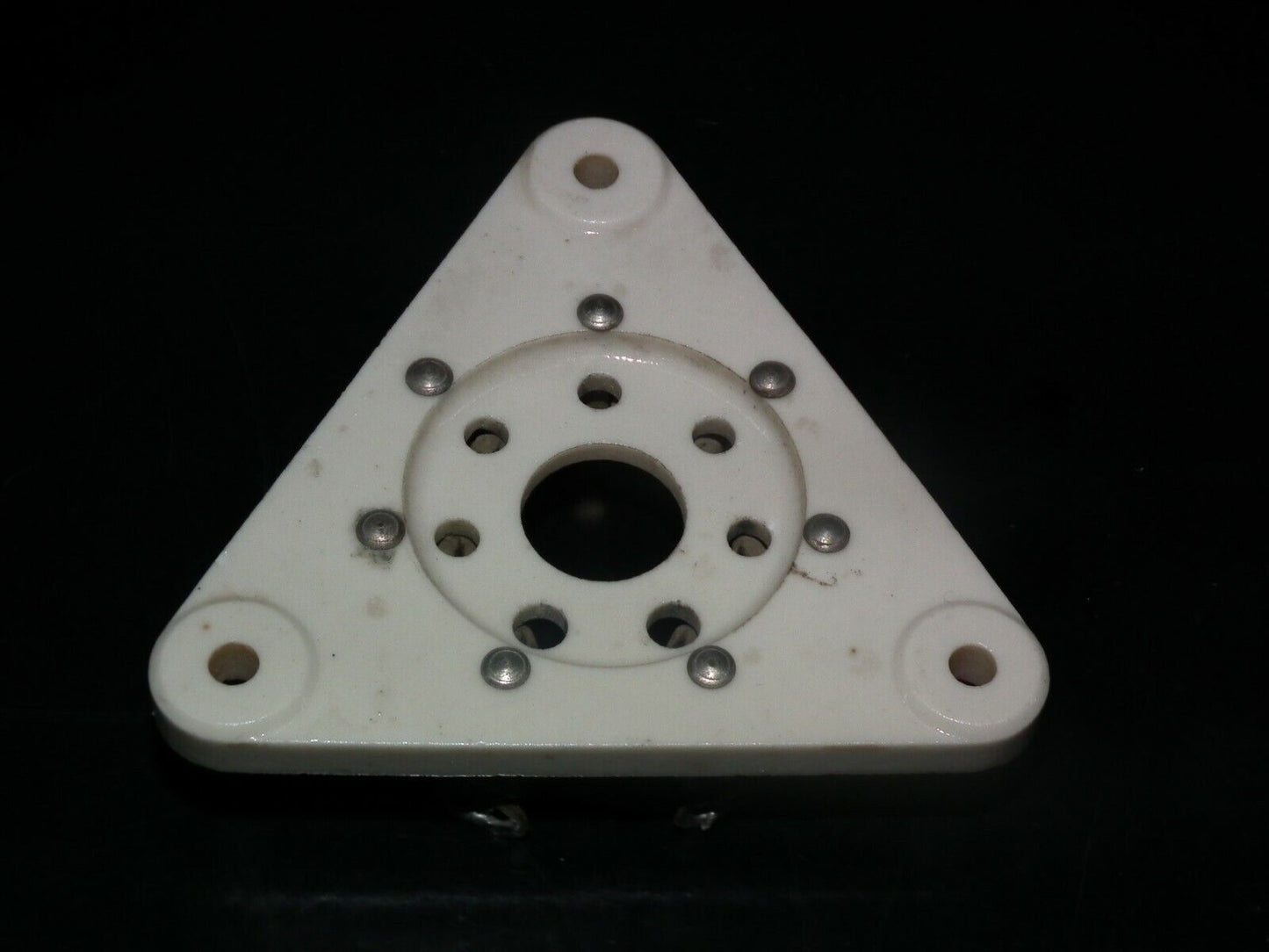 One VINTAGE 7 pin U7G Ceramic Socket for 813 Triangle shape