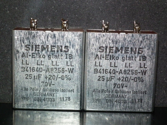 Two vintage Siemens electrolytic capacitors 25uF / 70V Klangfilm "Elyt glatt IB"