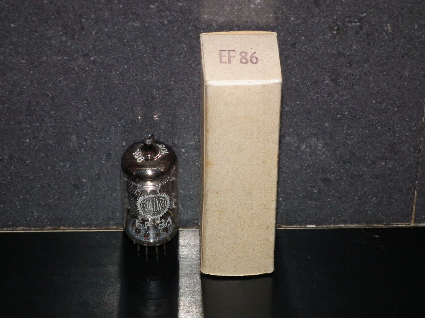 EF86 Valvo 6267 NOS NIB Original White Box Mesh anode, early 60s, low noise