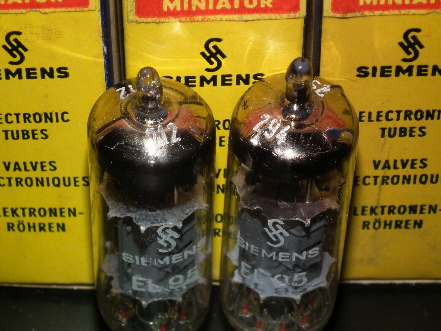 EL95 6DL5 Siemens & Halske Munich platinum matched pair (2 tubes) NOS NIB