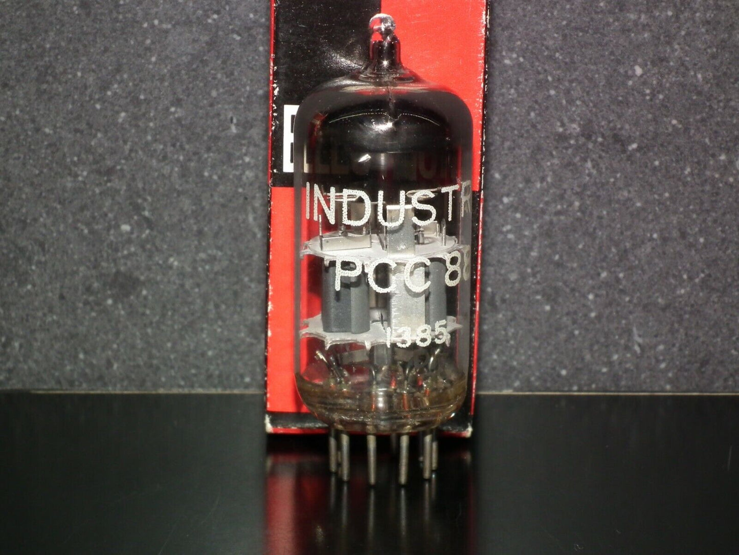 PCC88 Philips rebranded Standard Industrial 7DJ8 DUAL STAGE GETTER NOS NIB