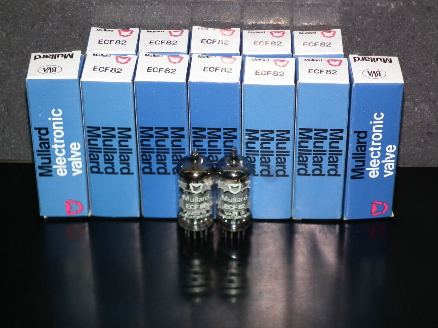 Platinum matched pair (2 tubes) ECF82 / 6GH8A / 6U8 Mullard made back in 70s.