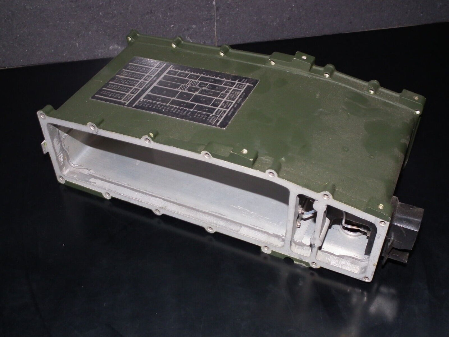 NOS CLANSMAN PRC320 PRC 320 PRC-320 MAIN BODY CASE 5820 99 622 8225 New Old Stoc