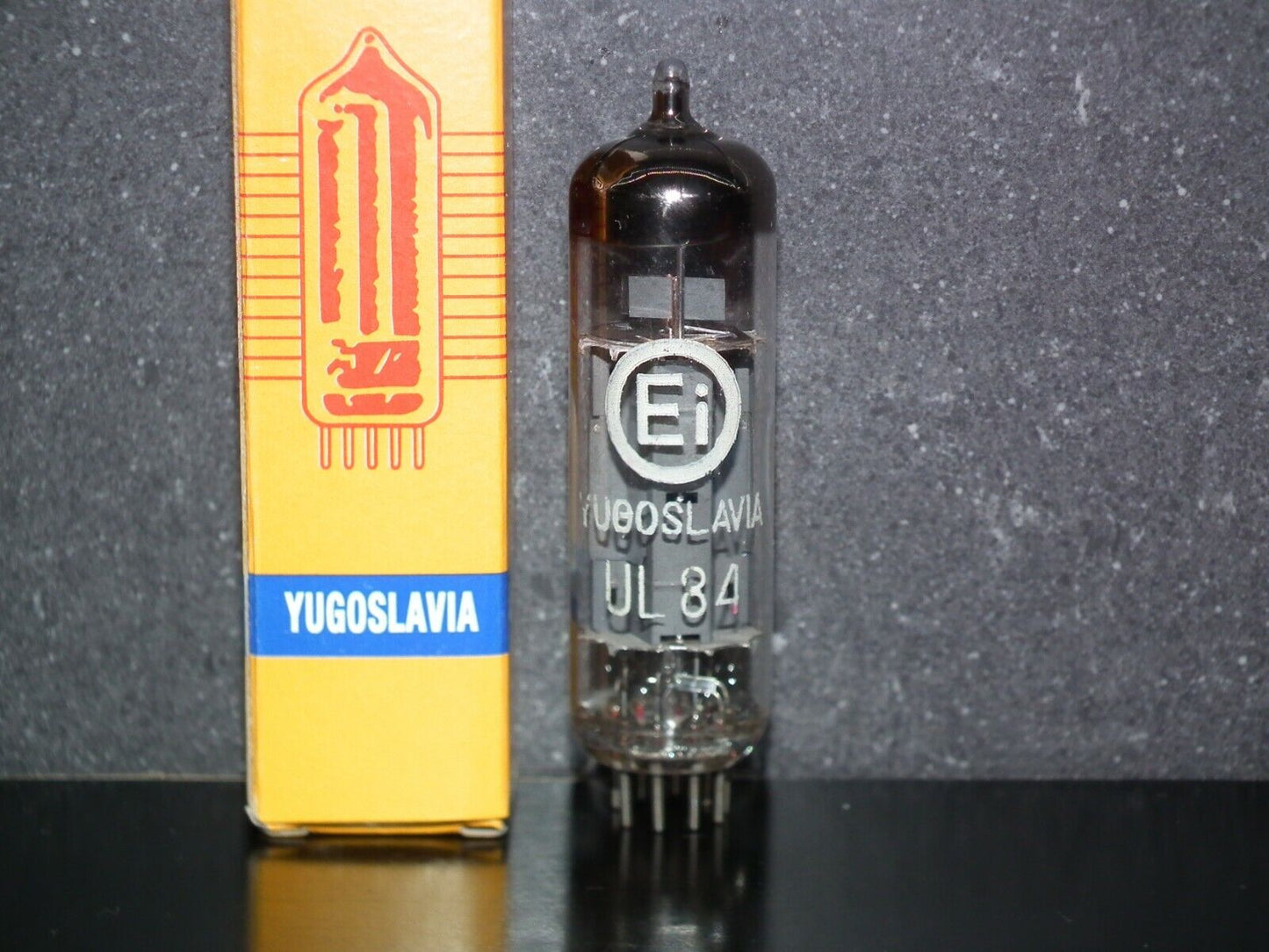 UL84 45B5 N119 EI Philips NOS NIB tube audio pentode