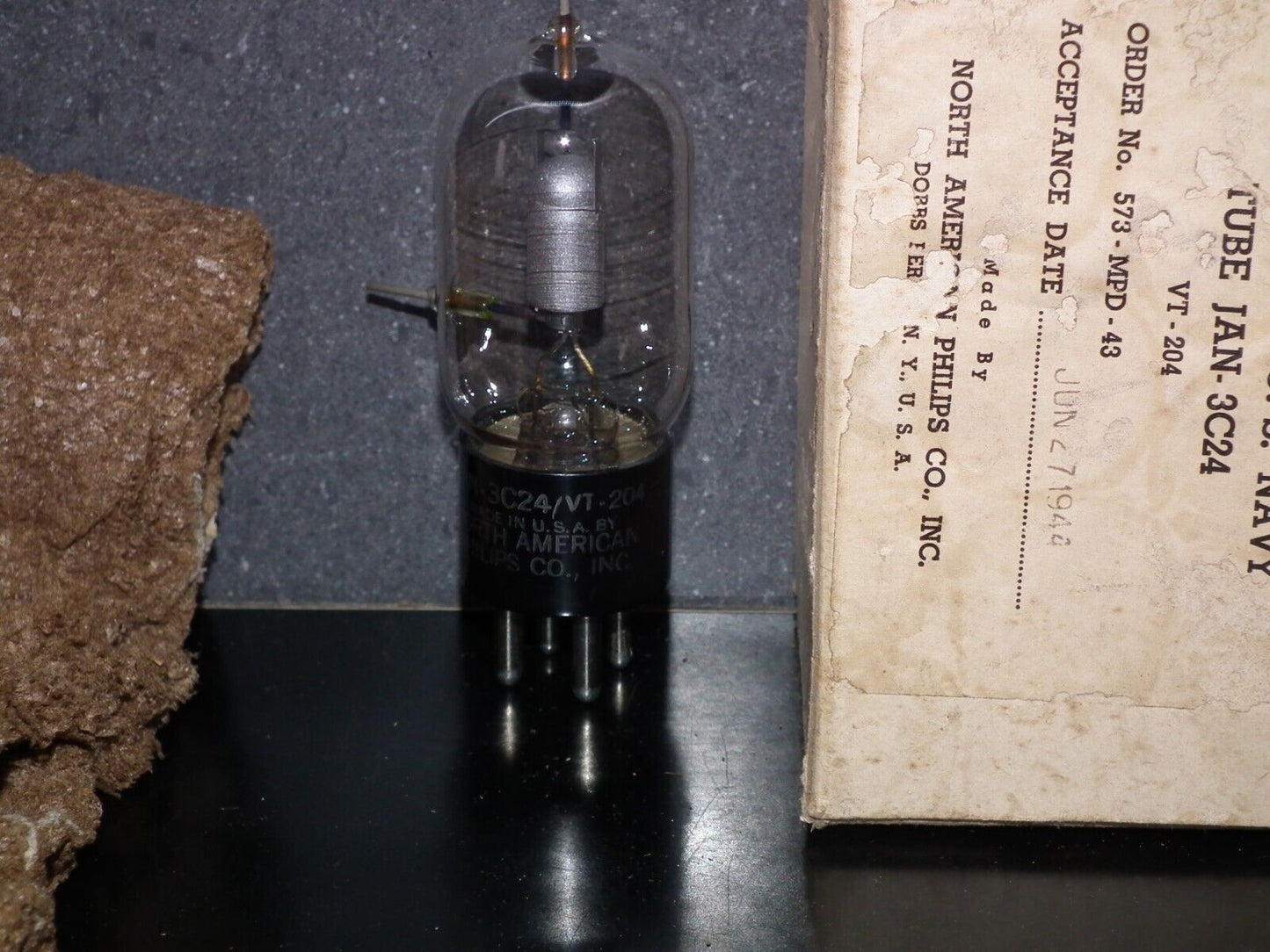 3C24 Norelco VT-204 NOS NIB in original box (1 pcs)