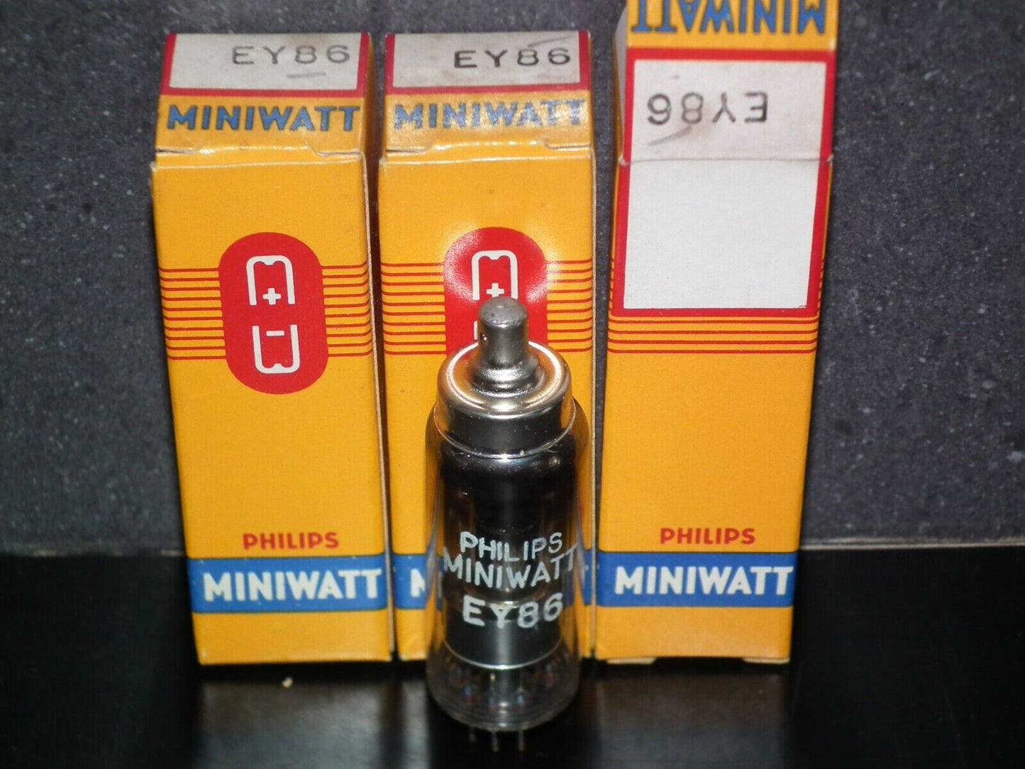 EY86 Philips NOS NIB Tube rectifier one way