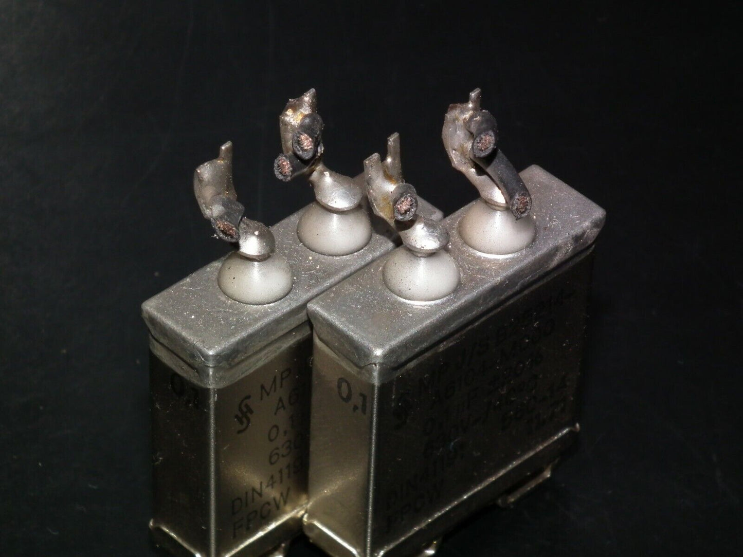 Two vintage Siemens PIO capacitors 0.1 uF / 630V Klangfilm tube audio 1971