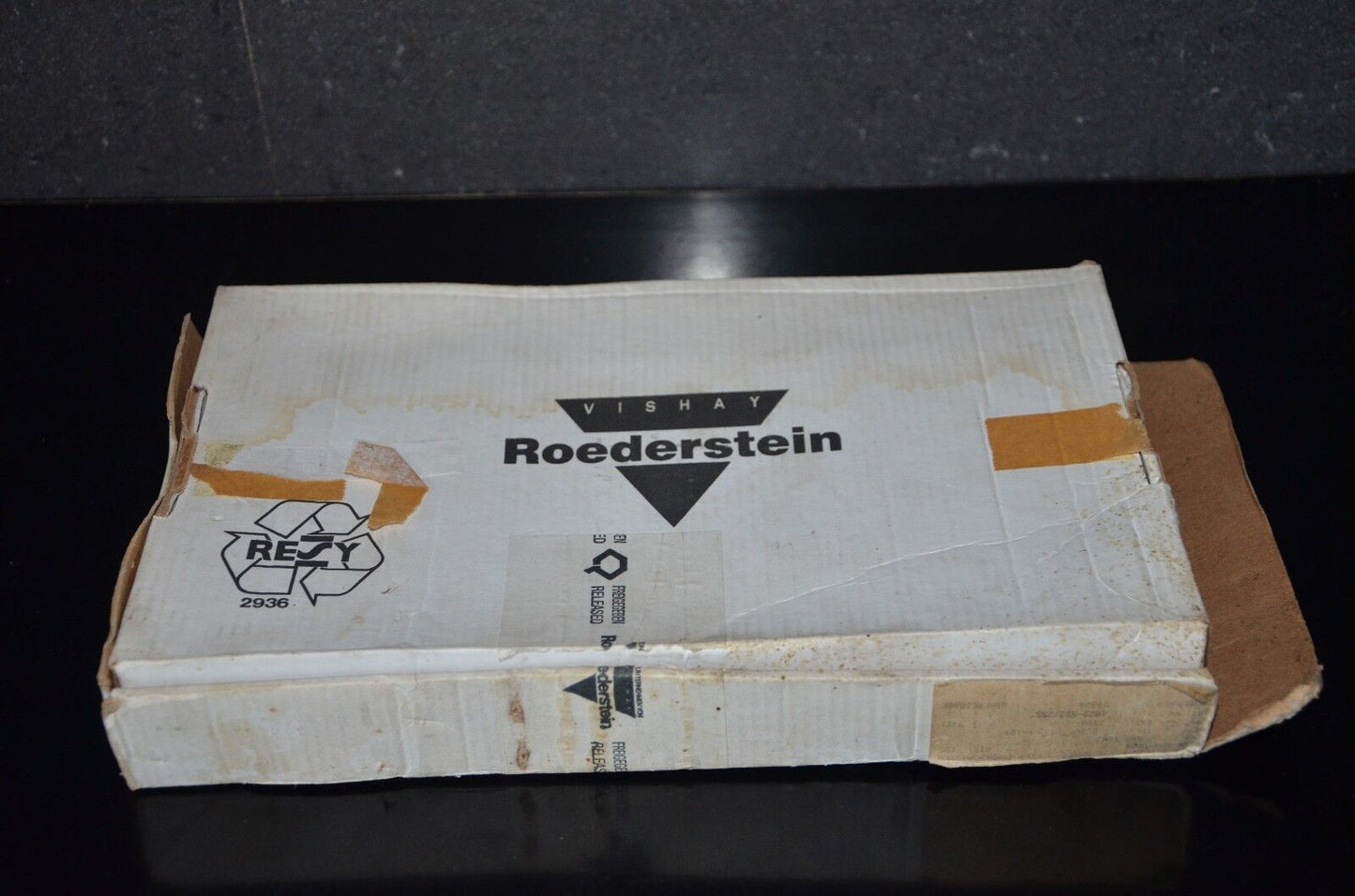 Lot of 16  vintage NOS Roederstain Vishay ROE Capacitors 2.2mfd / 250V MKT 1822