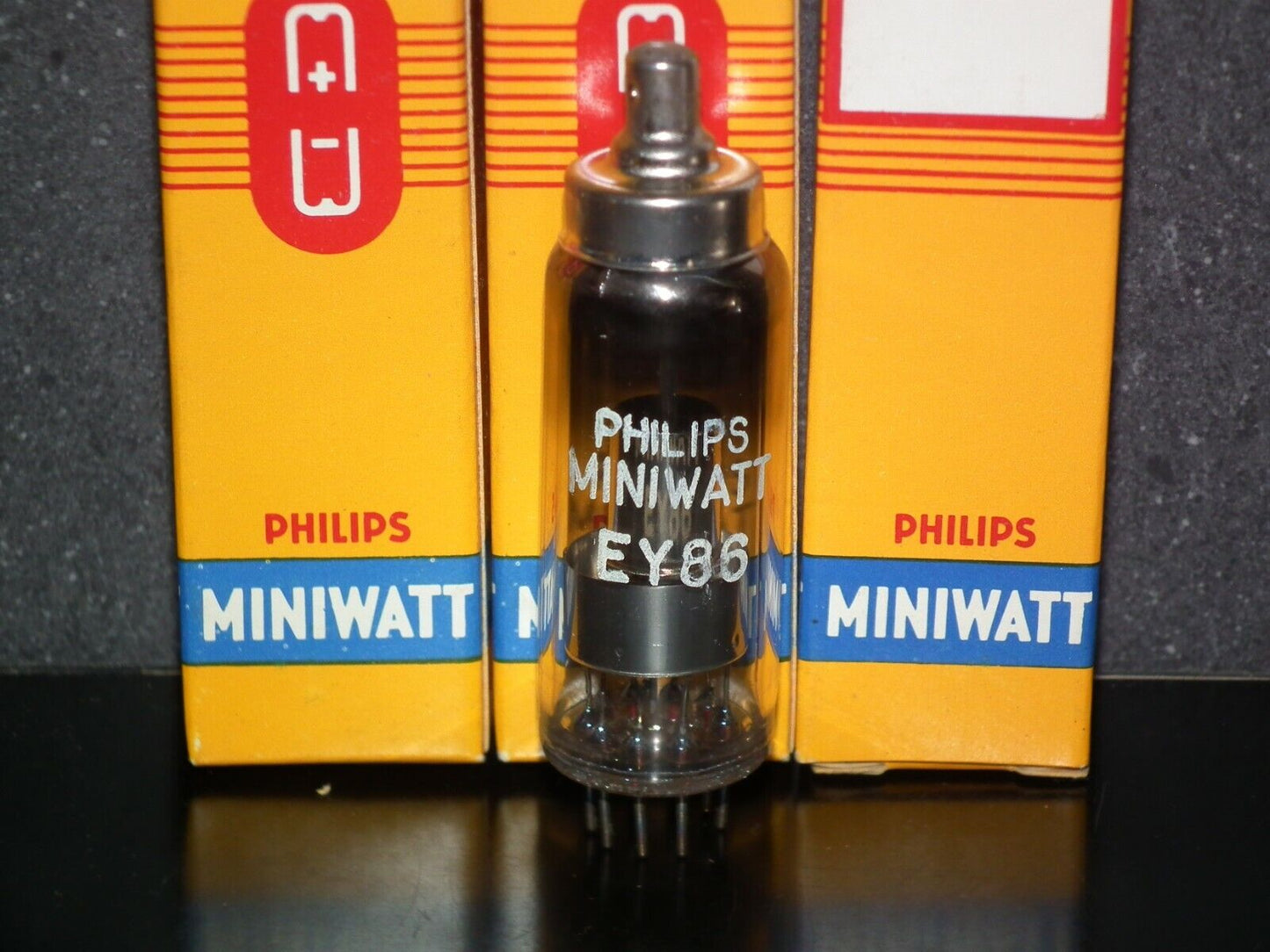 EY86 Philips NOS NIB Tube rectifier one way