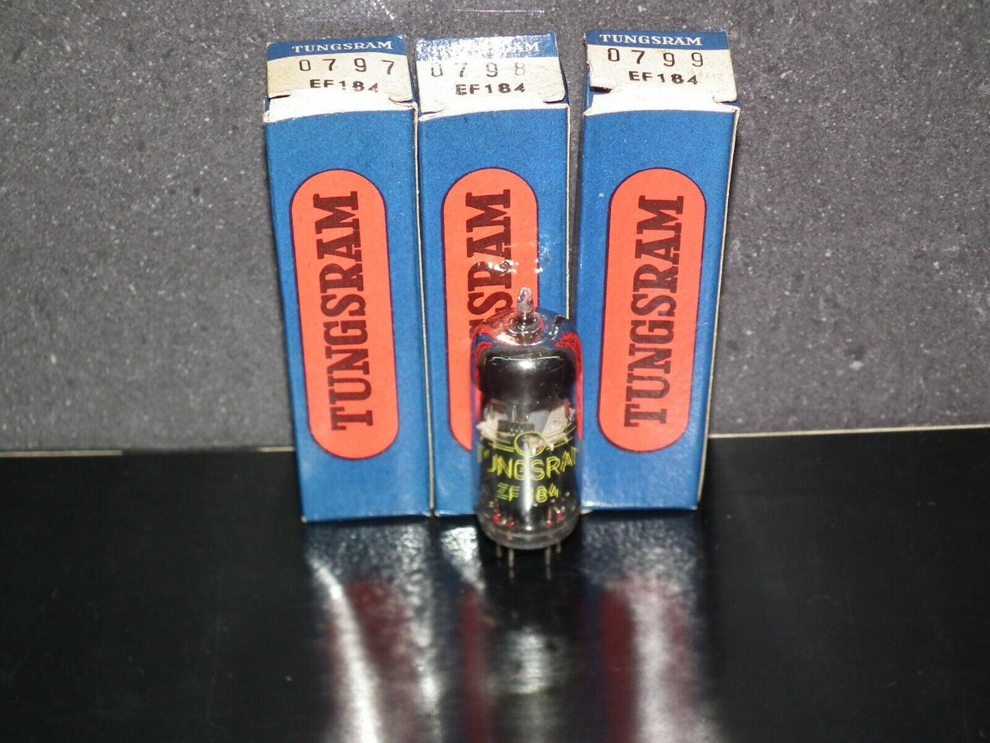 EF184 Tungsram Hungary 1971 NOS NIB 6EJ7 6F26 6J51P