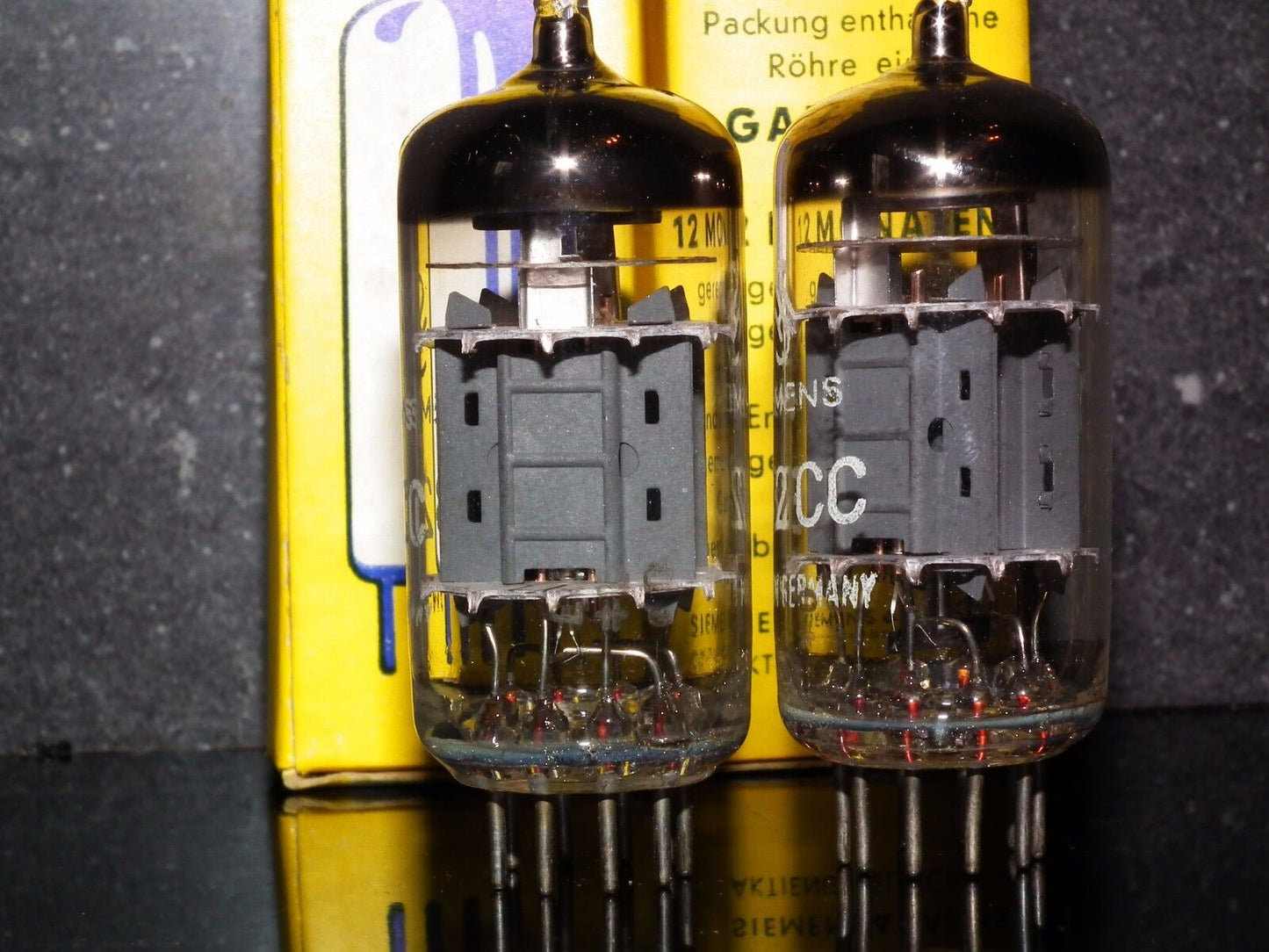 Siemens & Halske E82CC ECC802S ECC82 5814 Matched pair (triple mica, Munich)