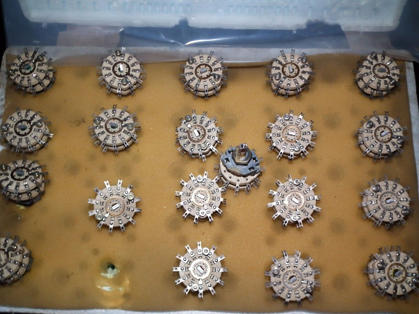NOS 2x11 rotary switch made by ITT W. Germany in 80s (hi quality military stock)