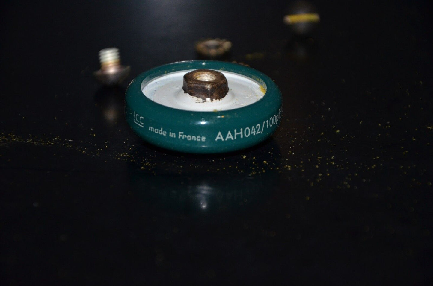 LCC France 100pF 5KV doorknob NOS capacitor for professional broadcast